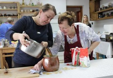 Zajęcia kulinarne w Domu Kultury w Maniowach