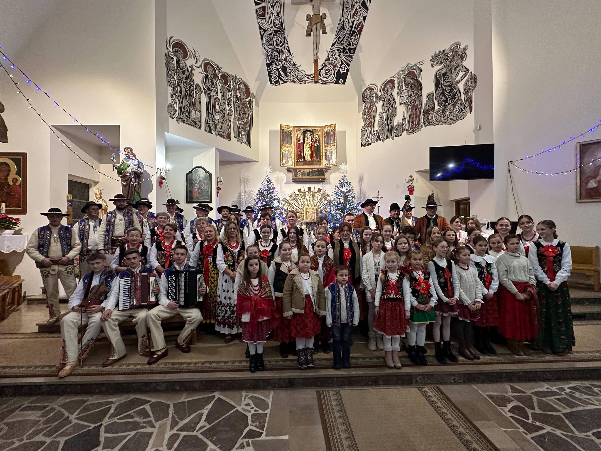 Z serca Pienin kolęda płynie…