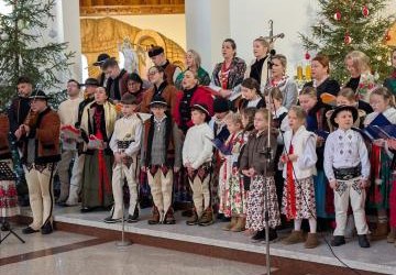 Koncert kolęd w kościele parafialnym im. Rafała Kalinowskiego w Kluszkowcach
