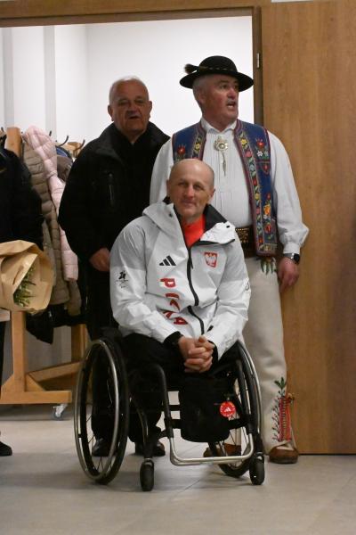 Uroczyste powitanie dwóch swoich reprezentantów, którzy wrócili z Zimowych Igrzysk Paralimpijskich Mediolan-Cortina2222 (11).JPG