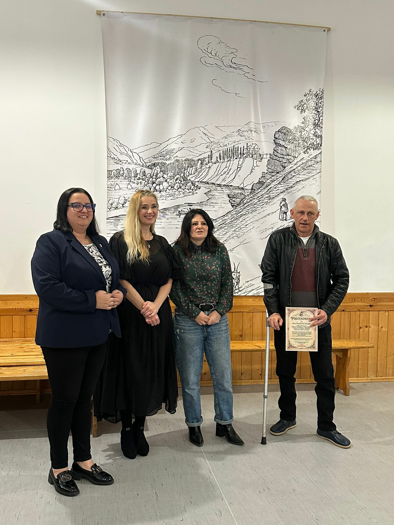 Dyrektor Centrum Kultury Gminy Czorsztyn, Paulina Peciak w jury konkursu „Zapomniane piosenki ze starej płyty”.